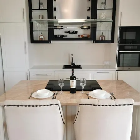 Luxury With A Stunning View, Free Parking *