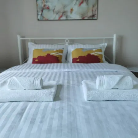 Luxury With A Stunning View, Free Parking Apartment *